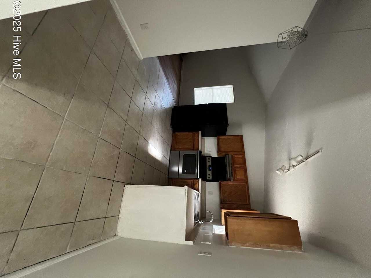 3720 Prices Ln - Photo 2 of 11