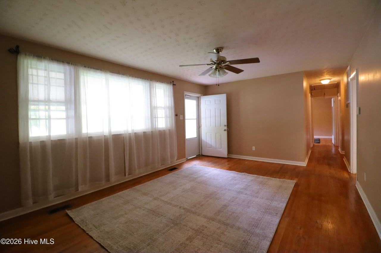 907 Gum Branch Rd - Photo 5 of 33