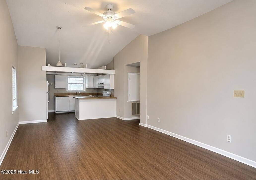 721 Varsity Dr - Photo 2 of 10