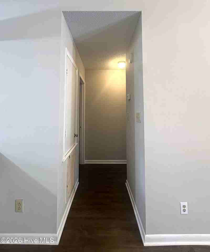 721 Varsity Dr - Photo 5 of 10