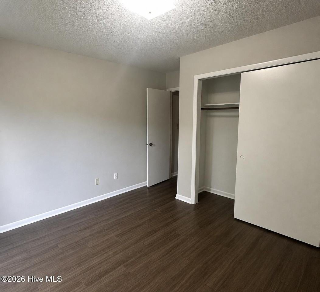 721 Varsity Dr - Photo 6 of 10