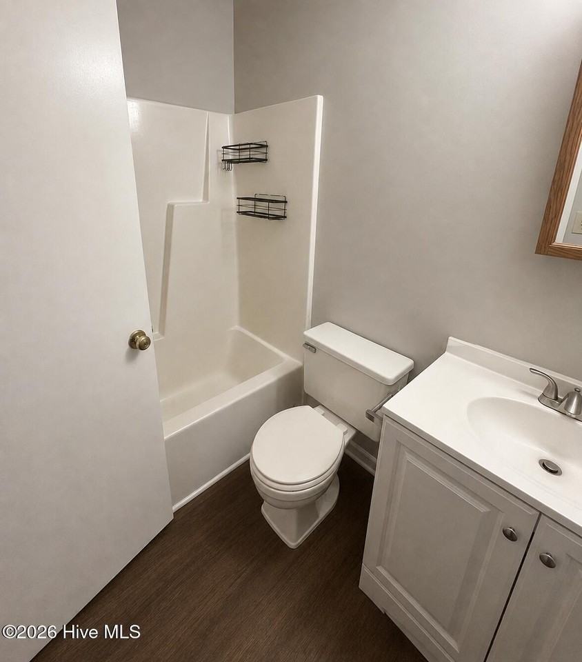 721 Varsity Dr - Photo 7 of 10