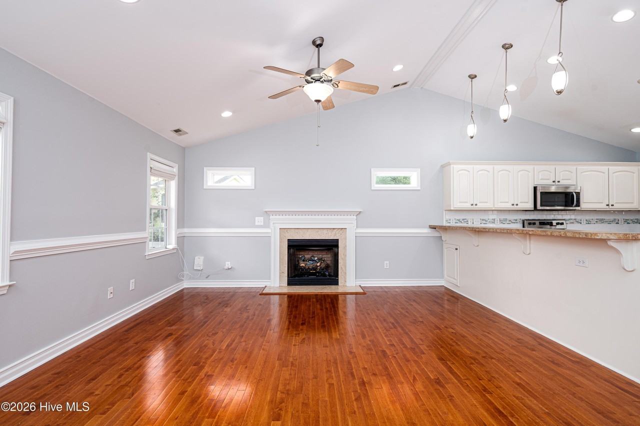 211 Canterwood Ln - Photo 6 of 25