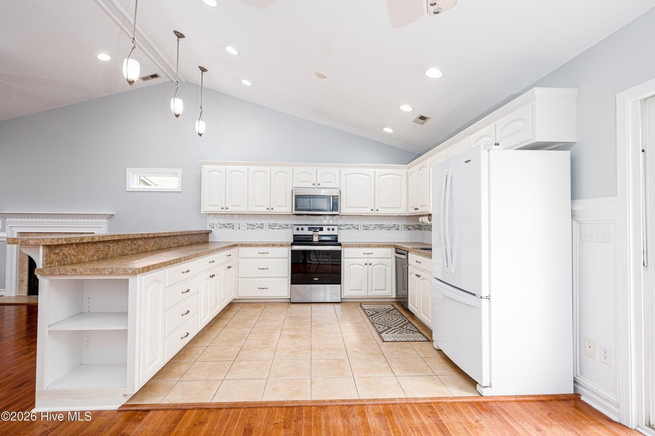 211 Canterwood Ln - Photo 7 of 25