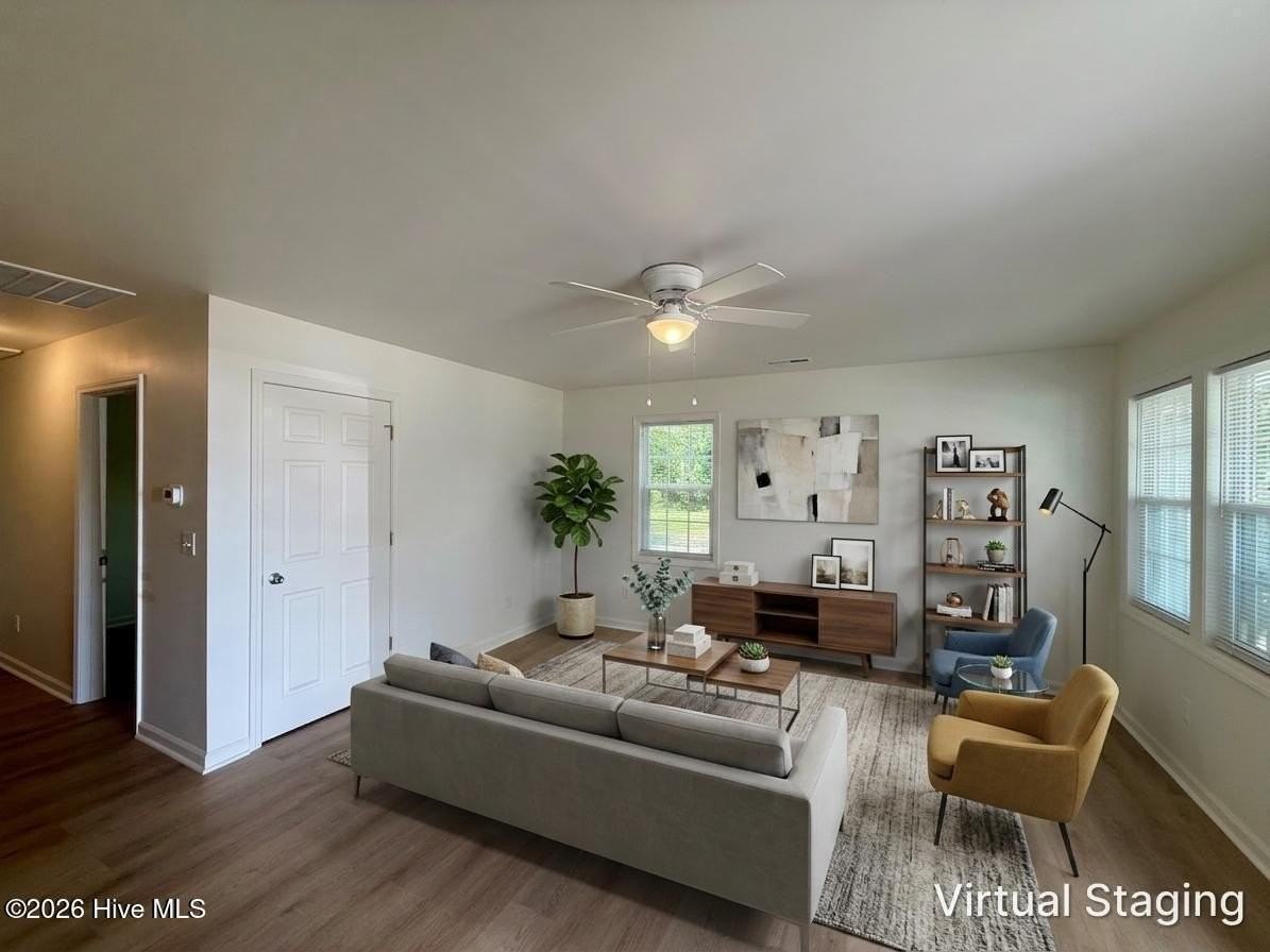 316 S Gum St - Photo 2 of 19