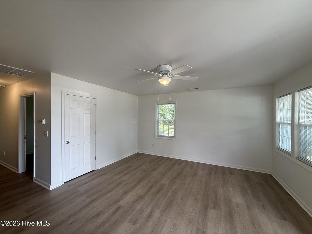 316 S Gum St - Photo 3 of 19