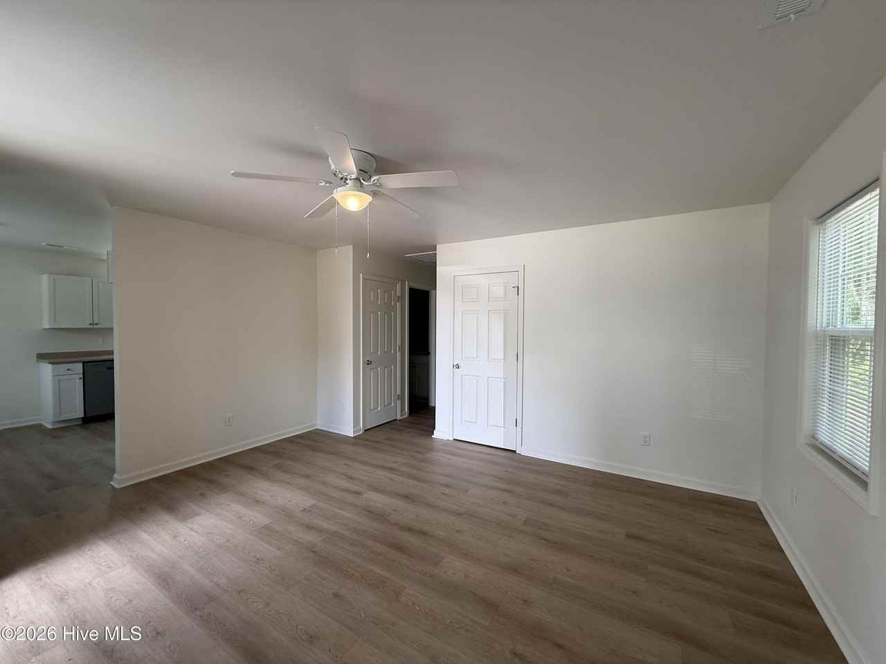 316 S Gum St - Photo 4 of 19