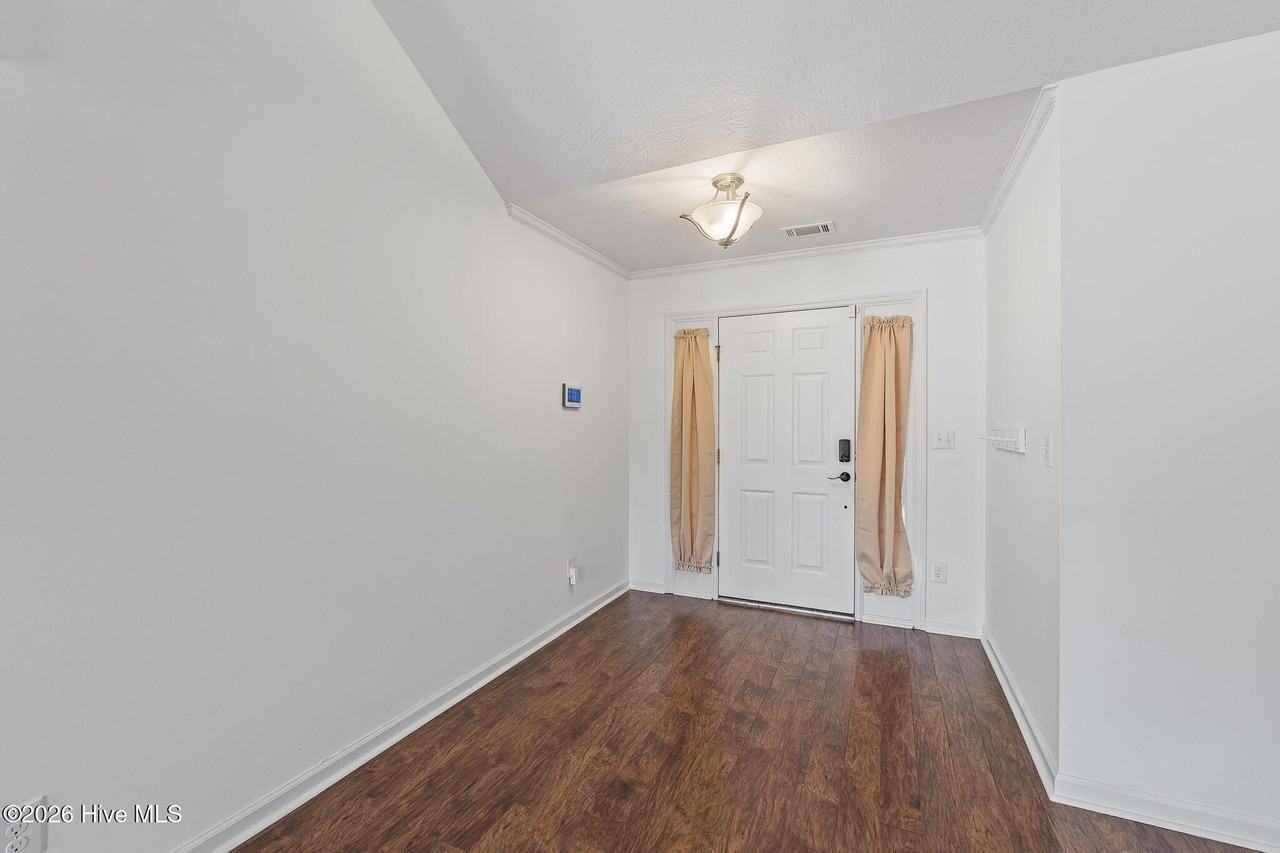 1904 Lobelia Ln - Photo 3 of 18
