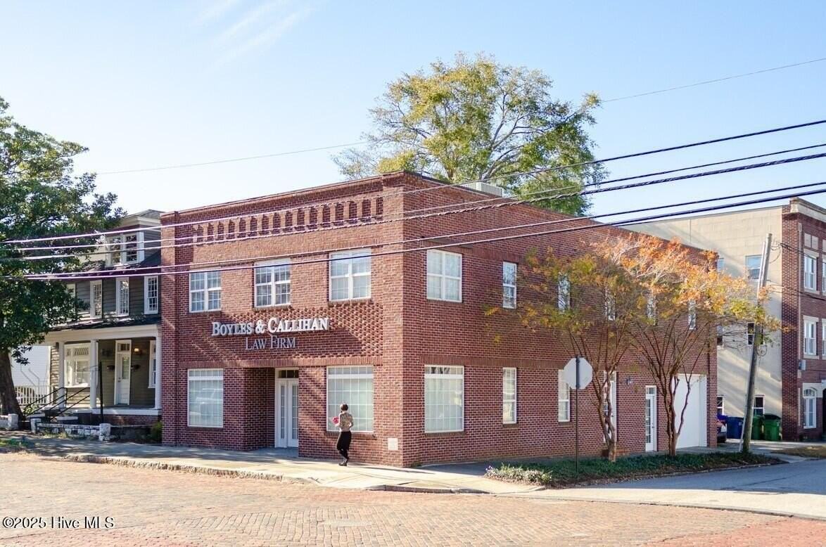 319 N 4th St #STEC - Photo 2 of 19