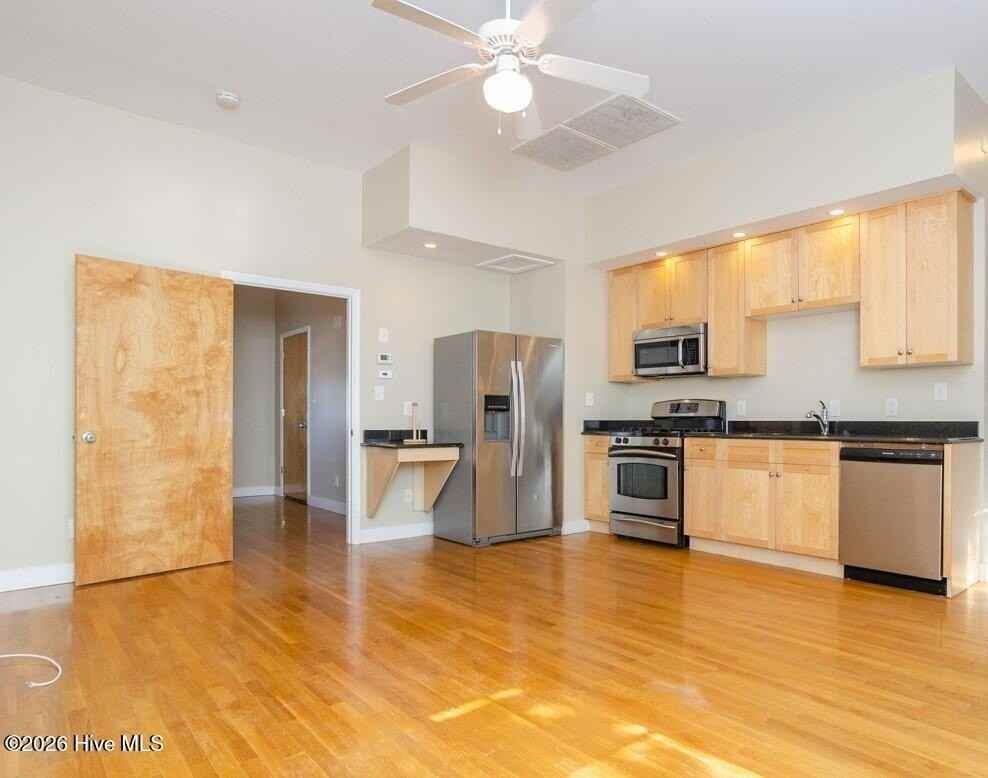 319 N 4th St #STEC - Photo 6 of 19