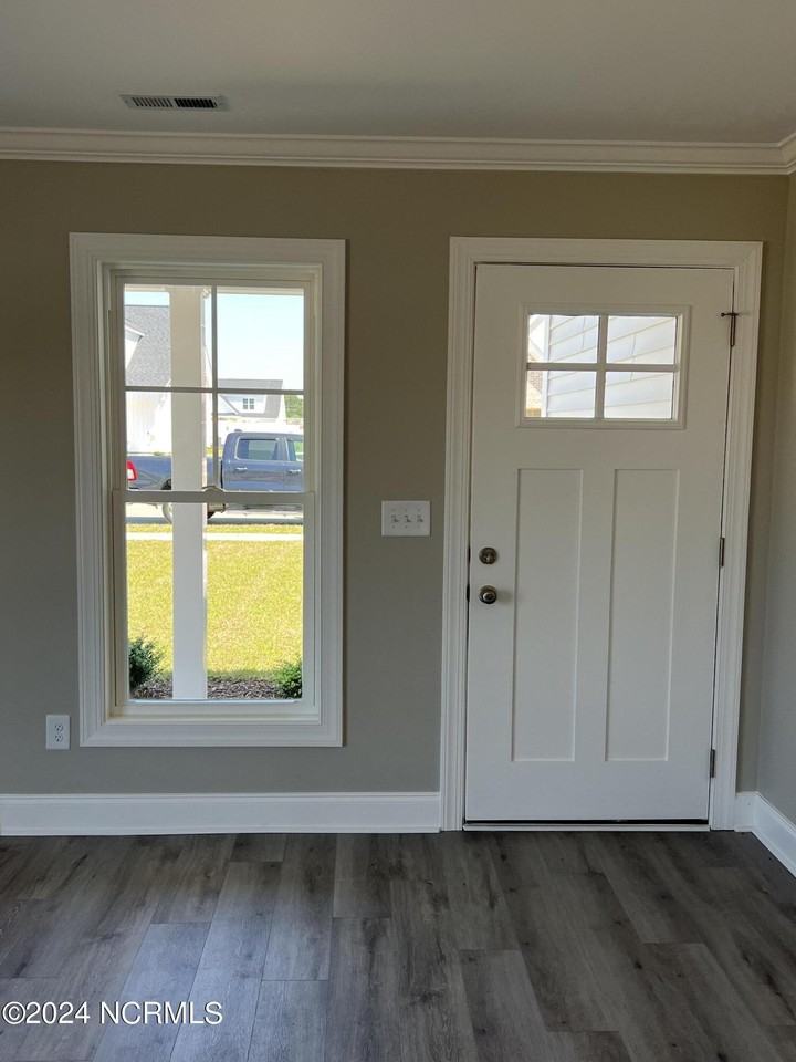 821 Sarah Rebecca Dr #B - Photo 3 of 31
