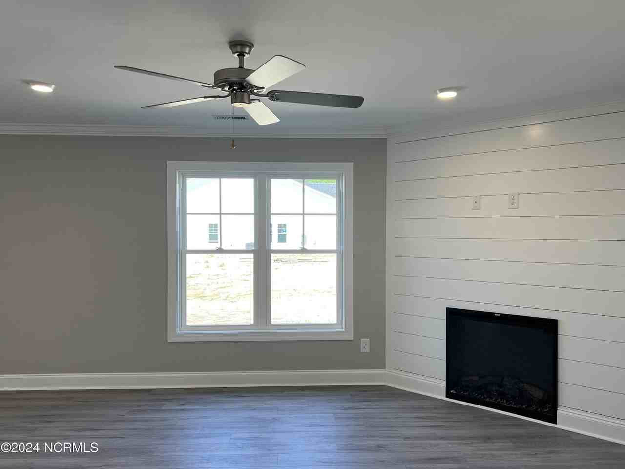 821 Sarah Rebecca Dr #B - Photo 4 of 31