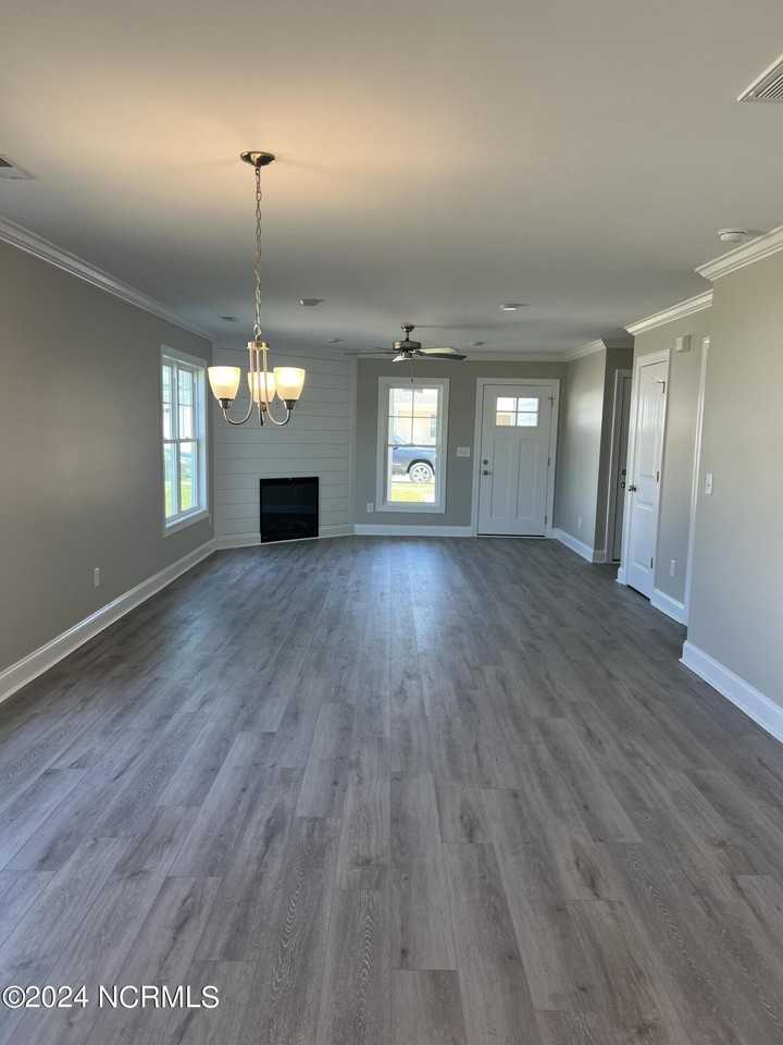 821 Sarah Rebecca Dr #B - Photo 6 of 31