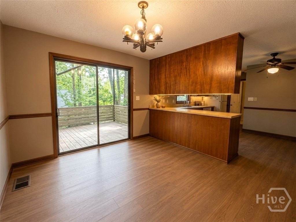 110 Flannigans Pl - Photo 3 of 8