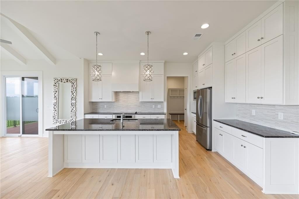 18228 Earnshaw St - Photo 6 of 31