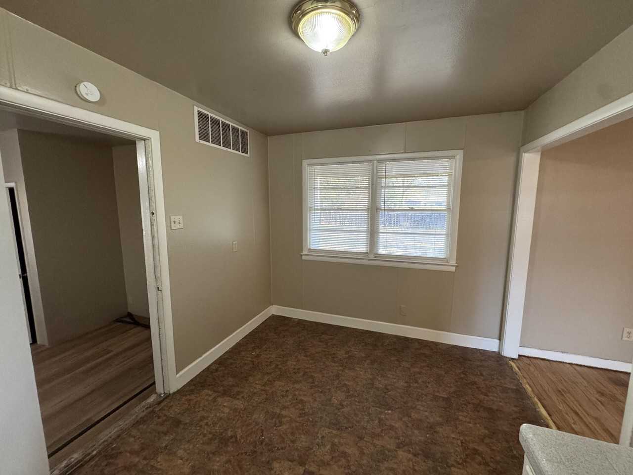 3013 38th St - Photo 3 of 8