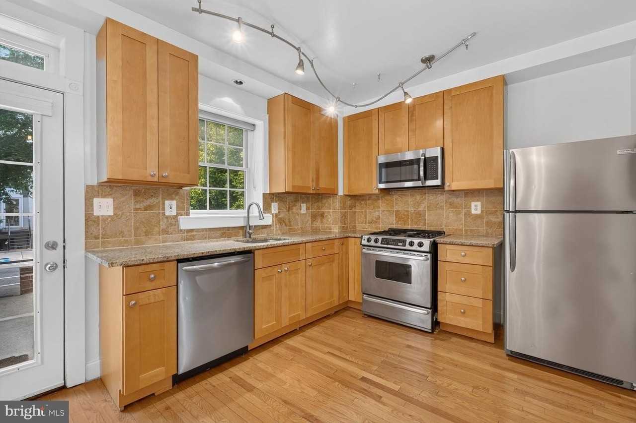 1702 Florida Ave Nw - Photo 6 of 15