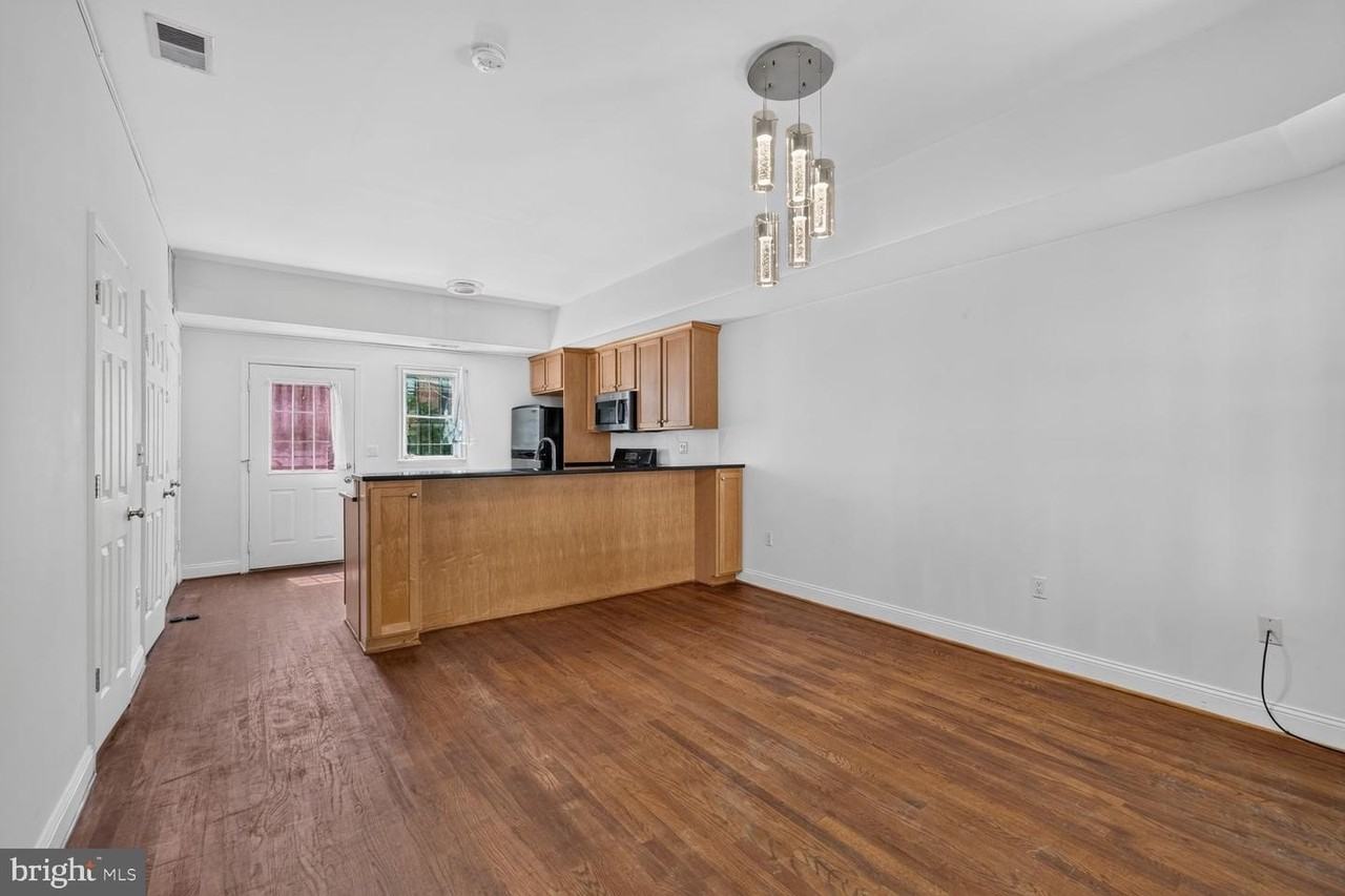 1408 Florida Ave Nw - Photo 4 of 15