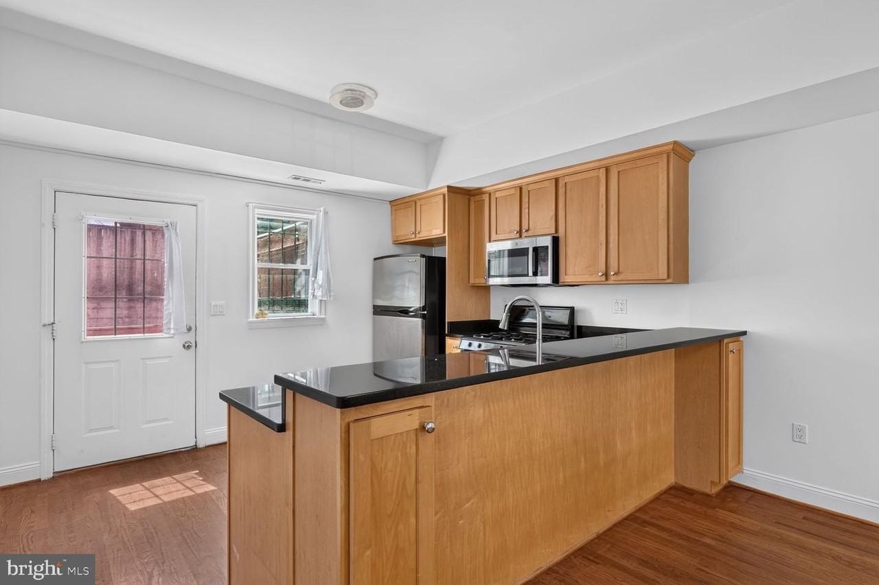 1408 Florida Ave Nw - Photo 5 of 15