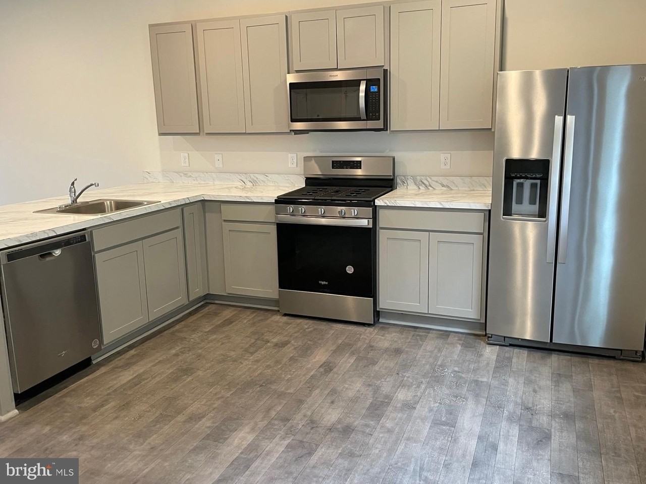 405 Wood Duck Dr - Photo 2 of 15