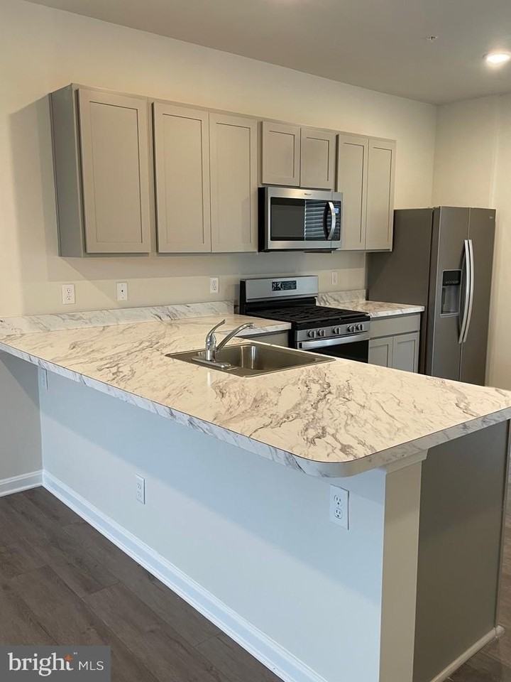 405 Wood Duck Dr - Photo 3 of 15