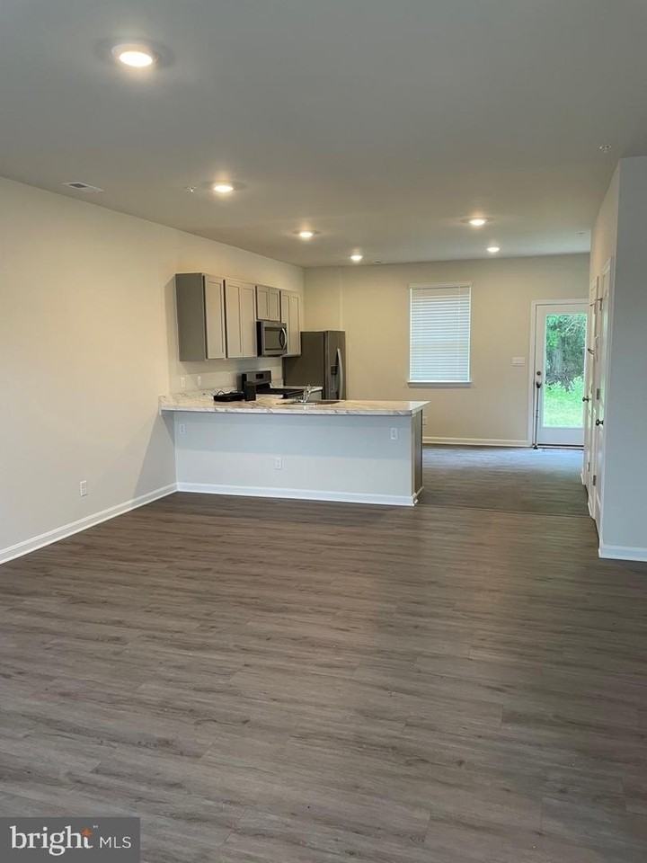 405 Wood Duck Dr - Photo 4 of 15