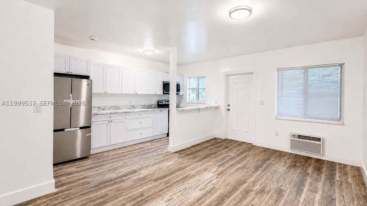 5549 Ne Miami Ct #1