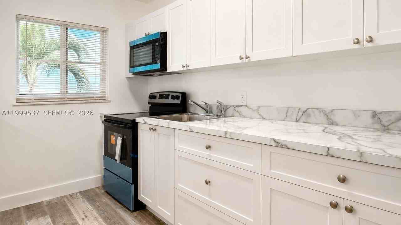 5549 Ne Miami Ct #1 - Photo 4 of 14