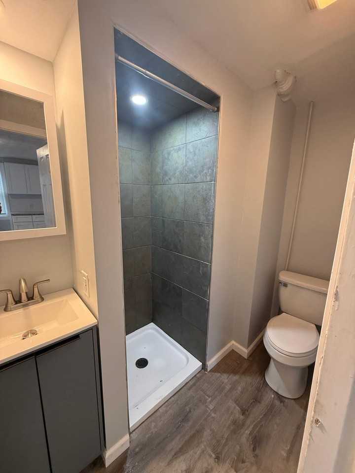 170 Arnold St Apt 1f #1F - Photo 3 of 6