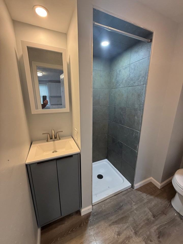 170 Arnold St Apt 1f #1F - Photo 4 of 6