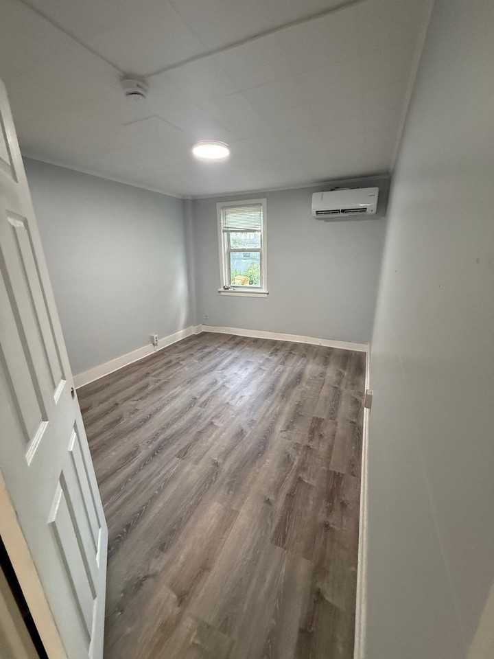 170 Arnold St Apt 1f #1F - Photo 5 of 6