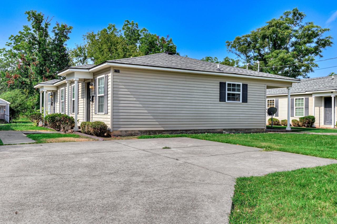 1718A Hicks St #A - Photo 3 of 25