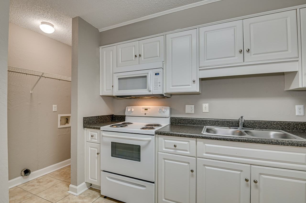 4008 Wheeler Woods Rd Apt C - Photo 7 of 27