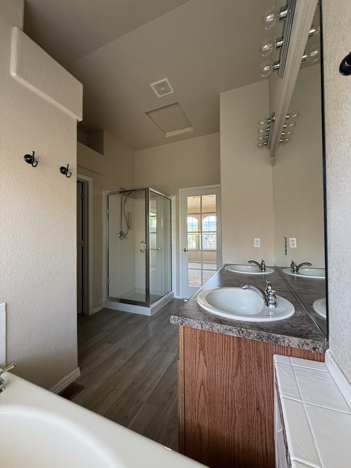 15859 Bridle Ridge Dr #1 - Photo 7 of 23