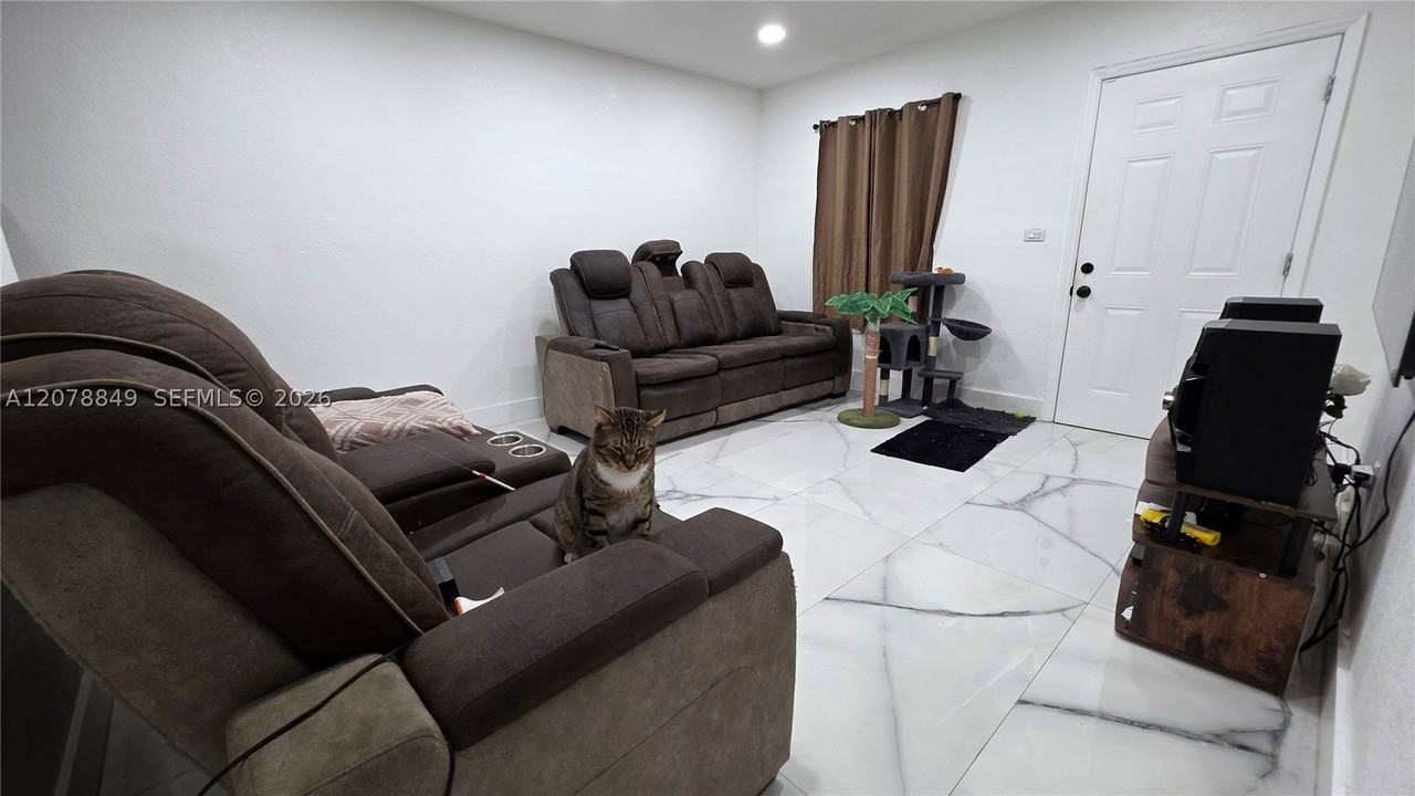 19012 Sw 113th Pl #2 - Photo 5 of 17