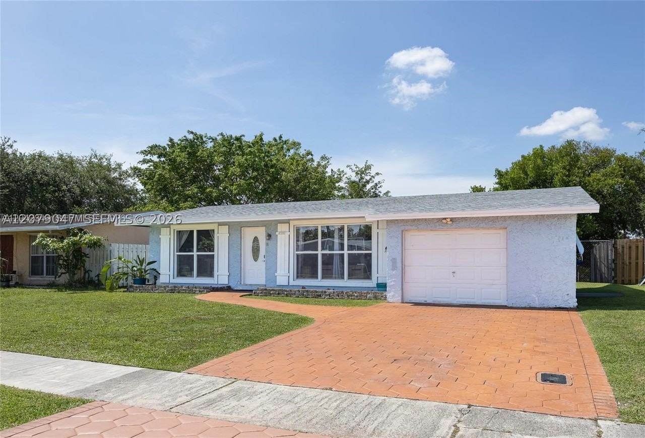 8350 Nw 27th Pl #0 - Photo 2 of 10