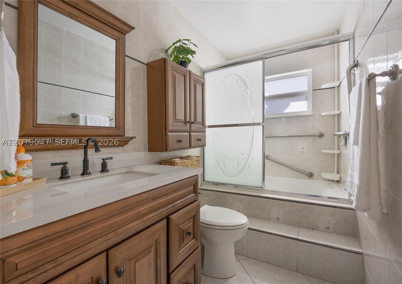 8350 Nw 27th Pl #0 - Photo 7 of 10