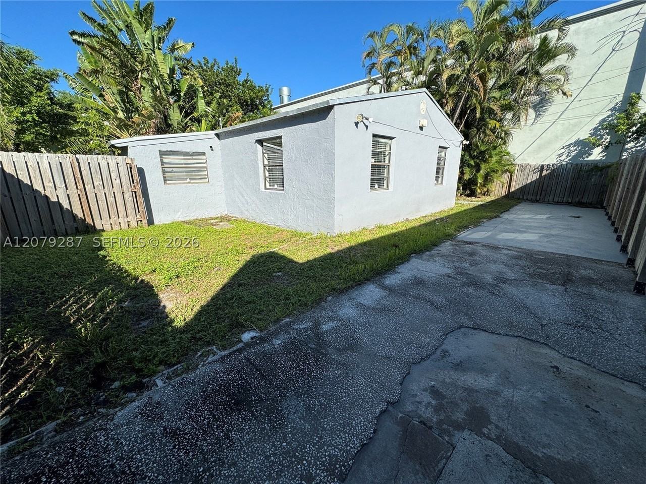 2105 Monroe Ter #1 - Photo 3 of 36
