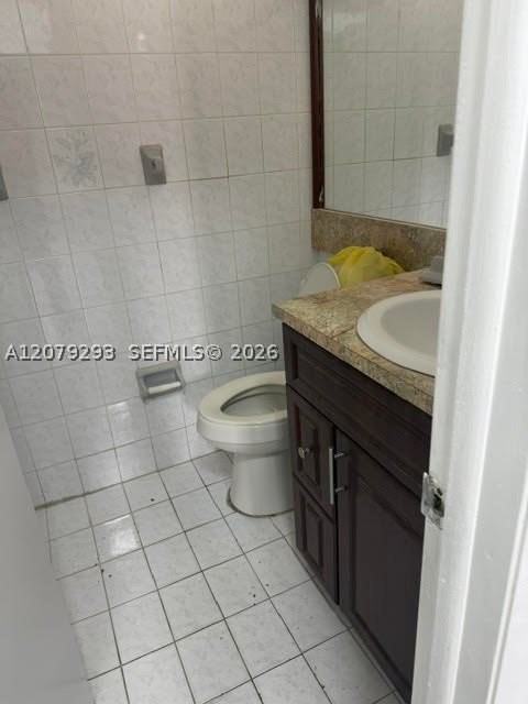 5924 W 21st Ct - Photo 4 of 8
