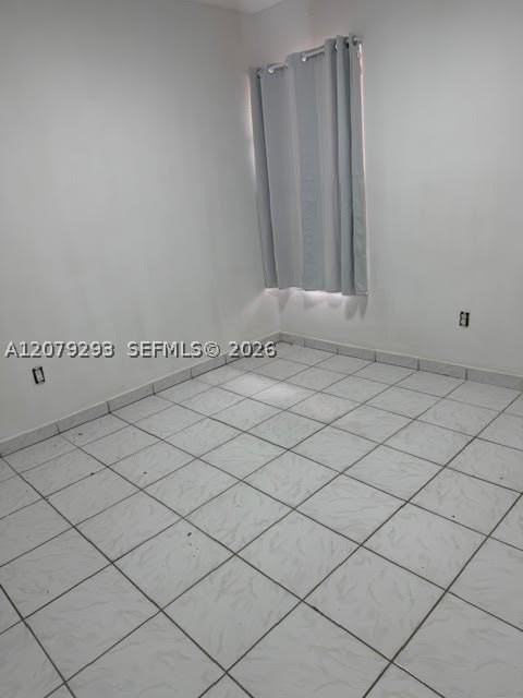 5924 W 21st Ct - Photo 7 of 8