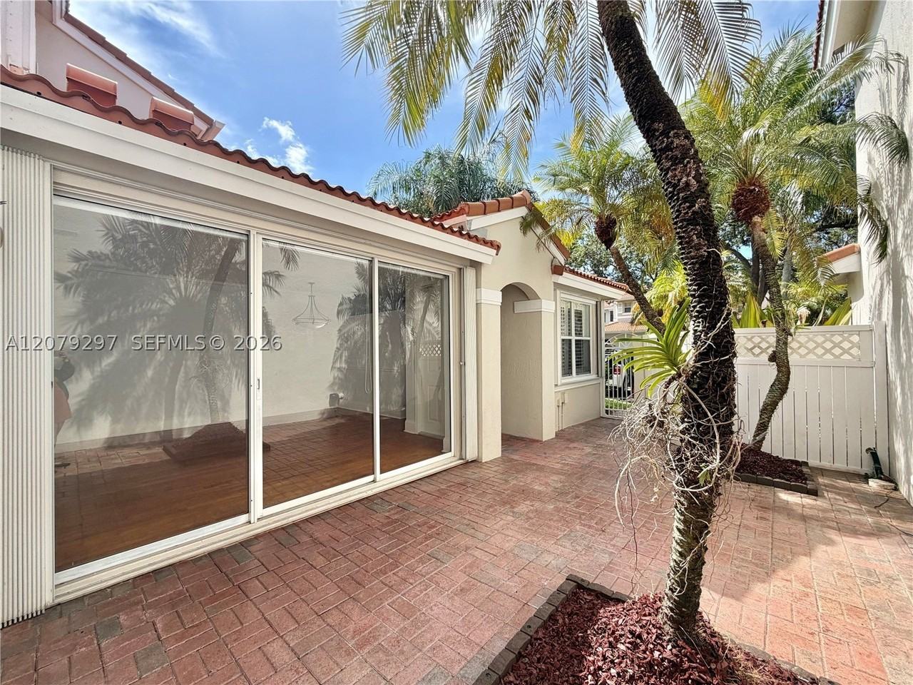 1135 Cliffrose St - Photo 3 of 44