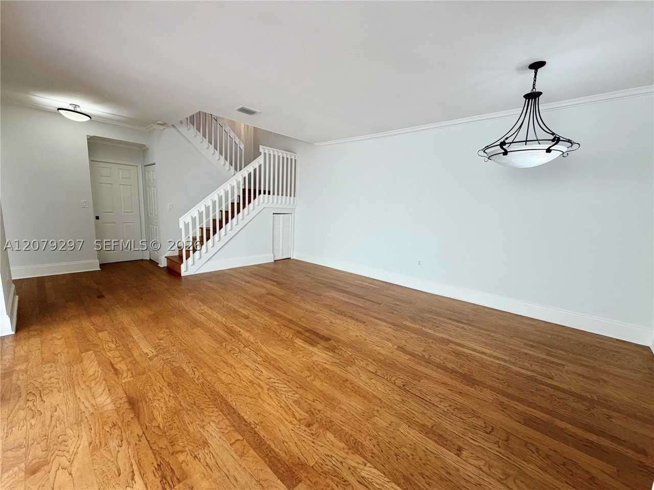 1135 Cliffrose St - Photo 5 of 44