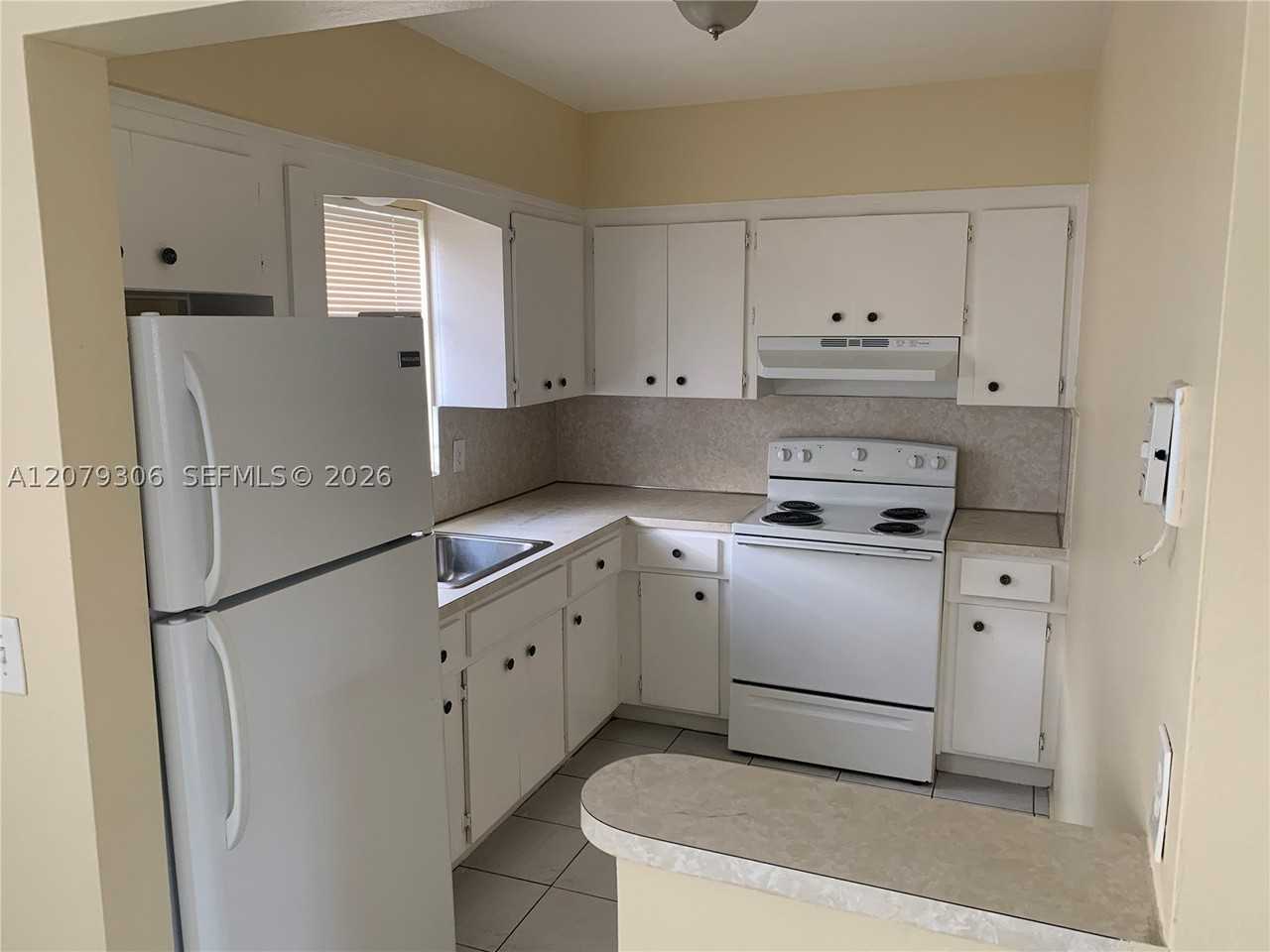 2220 Pierce St #10 - Photo 5 of 14