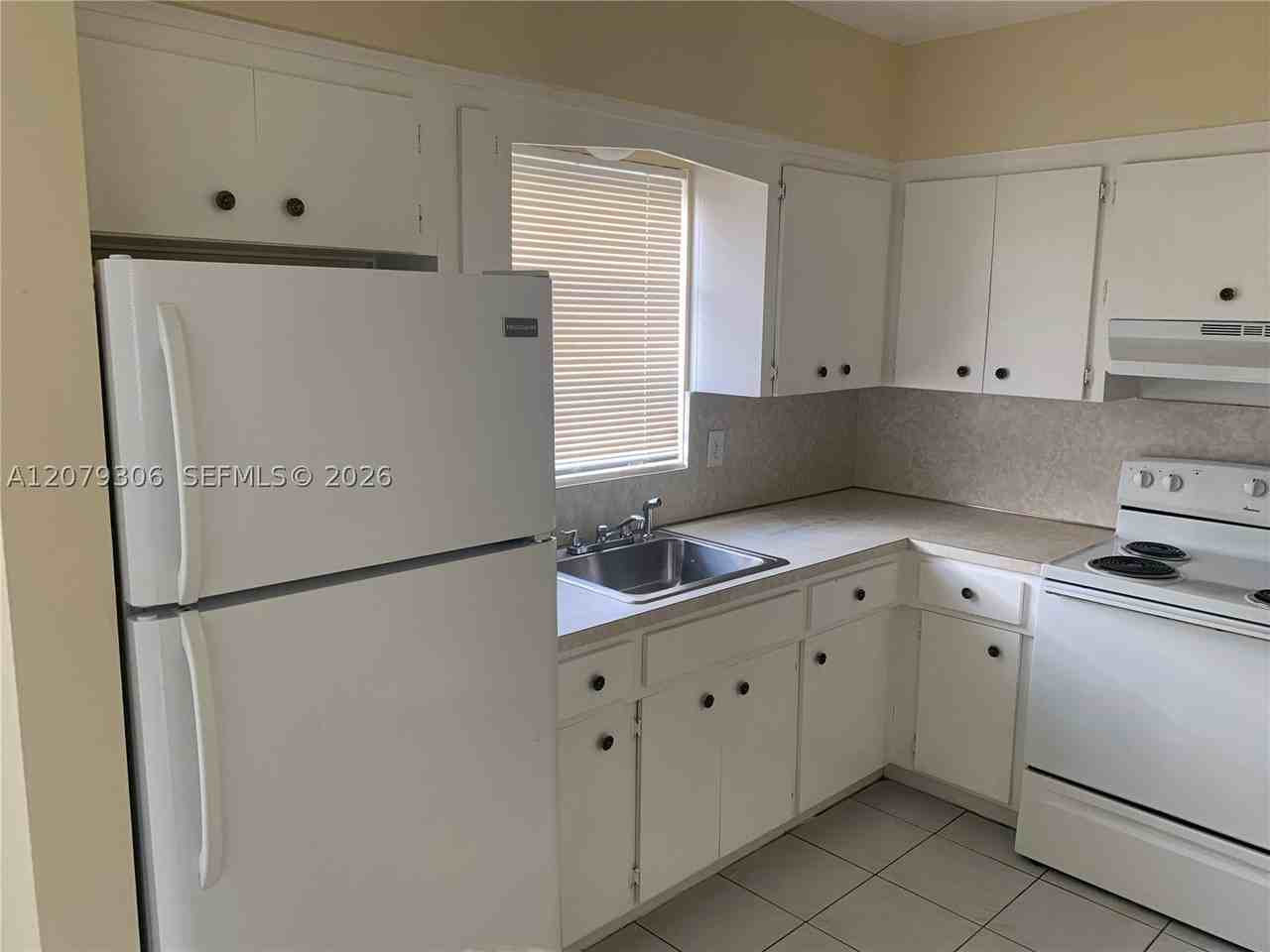 2220 Pierce St #10 - Photo 6 of 14