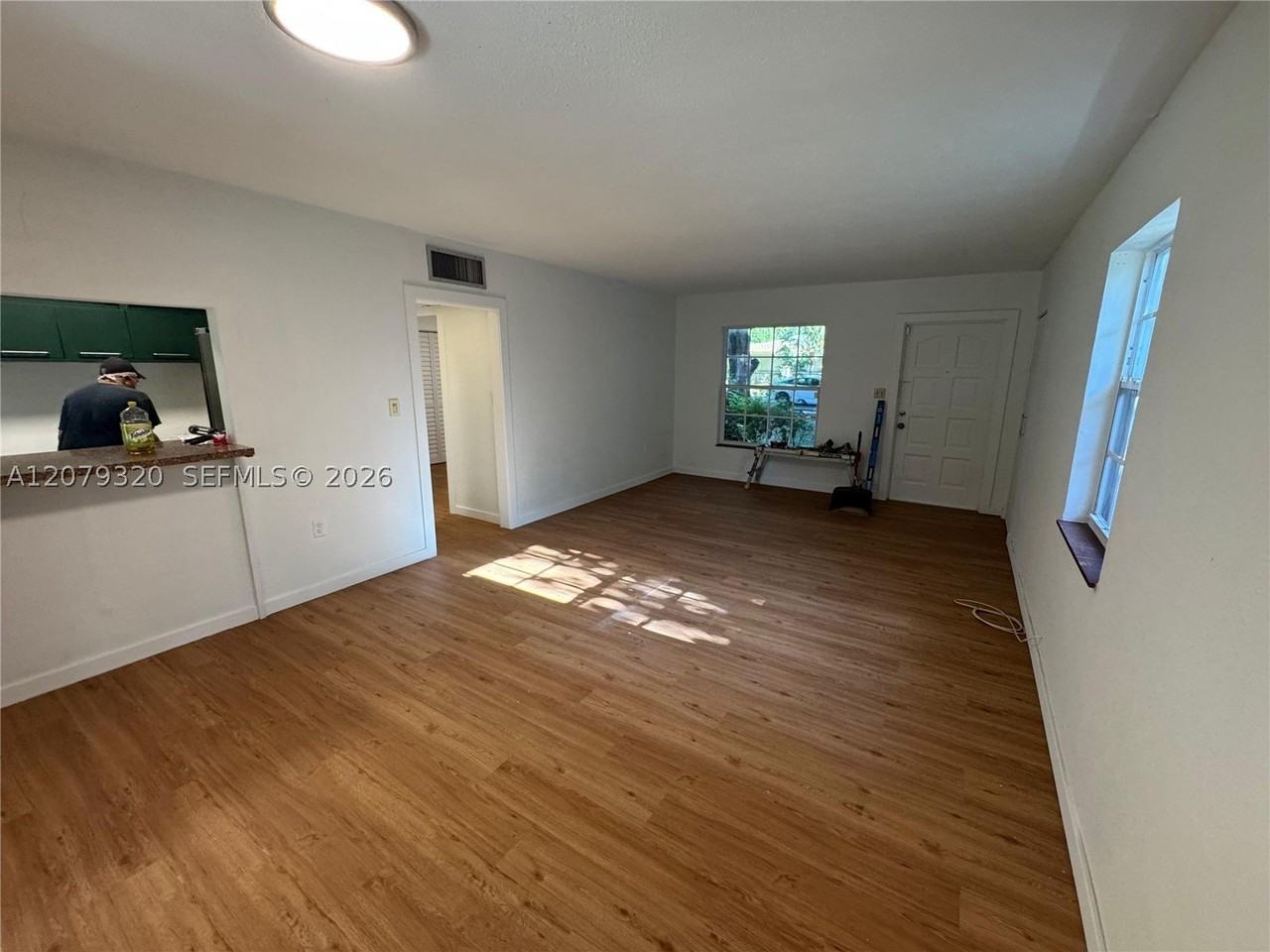 5765 Sw 48th St - Photo 3 of 8