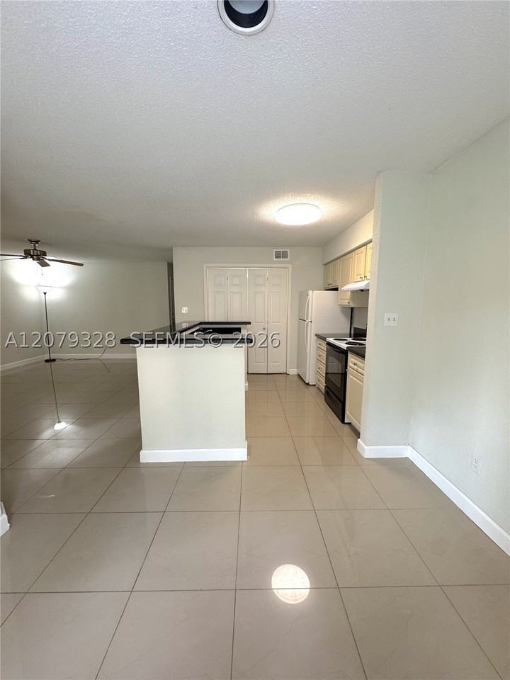 777 Riverside Dr #1510 - Photo 6 of 14