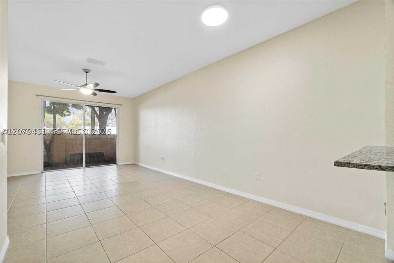 8989 Sw 17th Ct #8989 - Photo 7 of 19