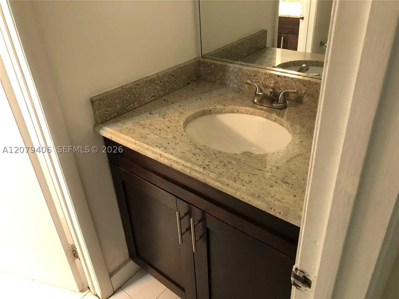 1071 Adams Ave #1071C - Photo 6 of 12