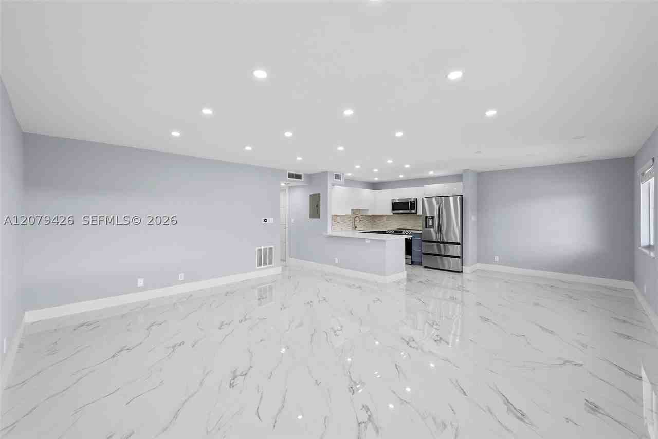 1400 Ne 54th St #107 - Photo 2 of 28