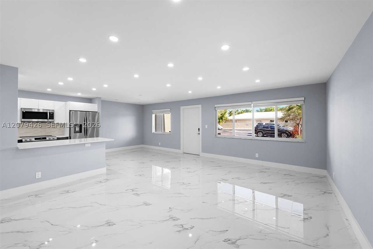 1400 Ne 54th St #107 - Photo 3 of 28